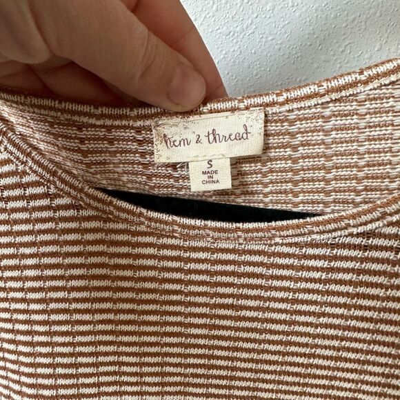 WOMENS TOP SIZE SMALL - Picture 3 of 4